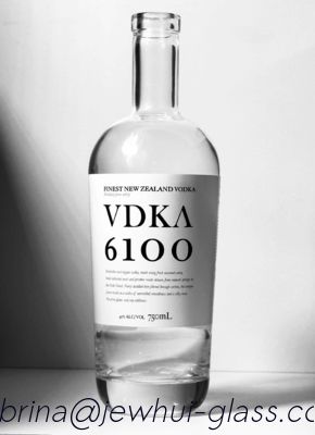 좋은 가격 750ml VDKA 6100 VODKA GLASS BOTTLE, SUPER FLINT, PAPER LABEL DECORTION, New Zealand Vokda 온라인으로