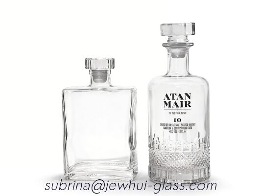 좋은 가격 700ML 큰 병/단순 스피릿 병 고체 정화 된 플린트 유리 막대기 와드카 진 럼 테킬라 위스키 브랜디 및 음주 포장 용품 온라인으로
